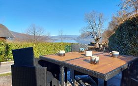 Entre Lac Et Montagne, Chaleureuse Maison 3 Pieces Avec Tres Belle Vue Lac D'Annecy. Terrasse, Jardin, Parking, Cheminee, Barbecue ….